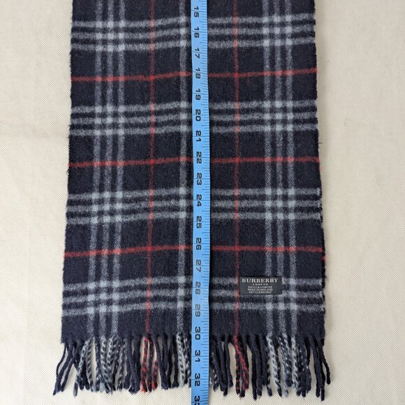 Pre-Loved Burberry Unisex Cashmere Scarf Blue – Check Pattern – Cozy & Stylis - Picture 5 of 6